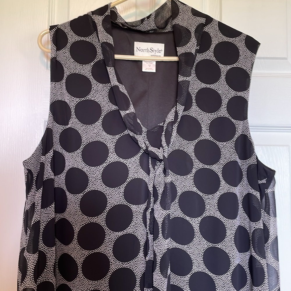 Women’s sz16 northstyle sleeveless black midi dress large polka dot vneck w/ tie